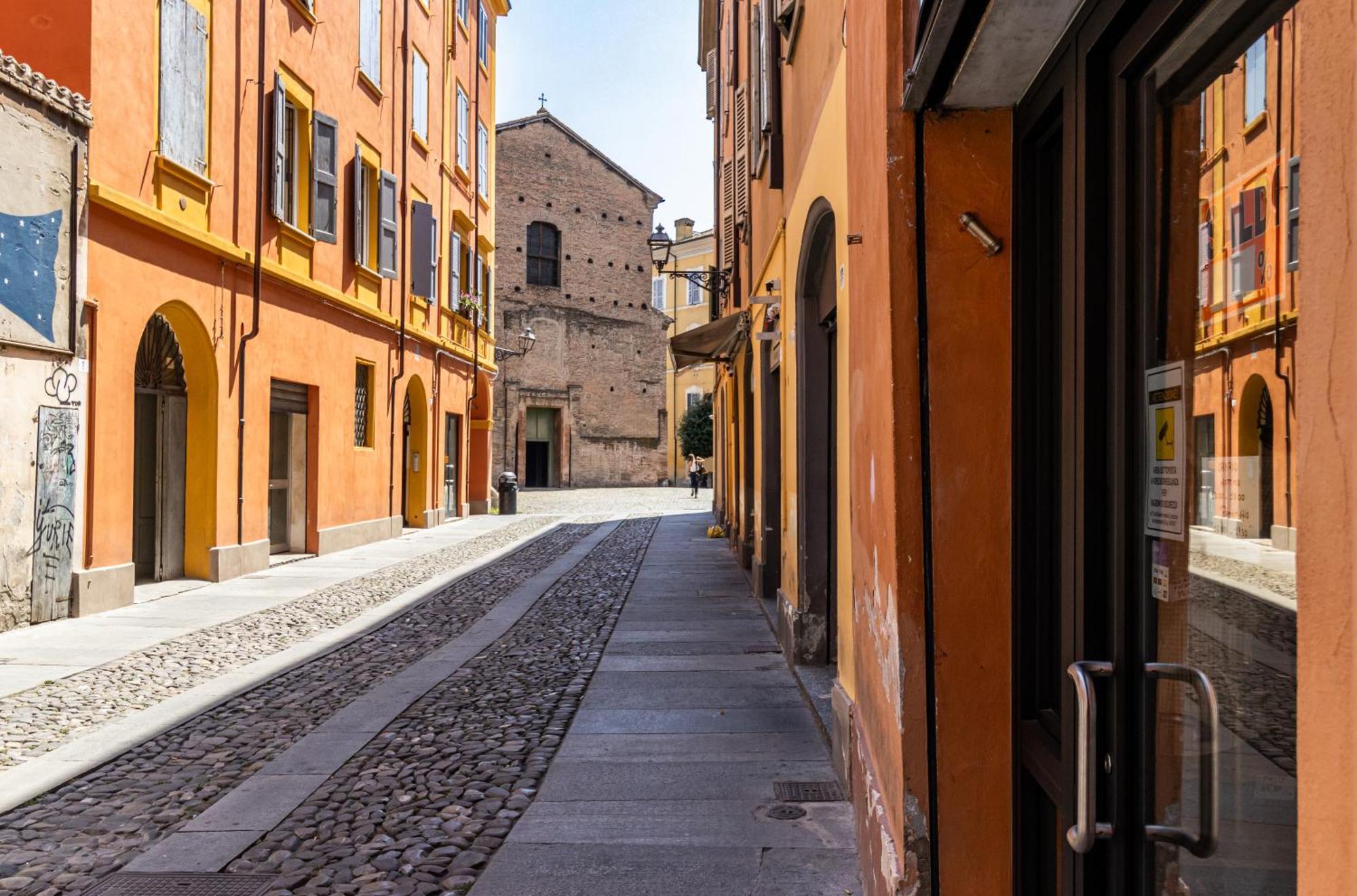 Suite Modena Al Centro - Affitti Brevi Italia Екстериор снимка