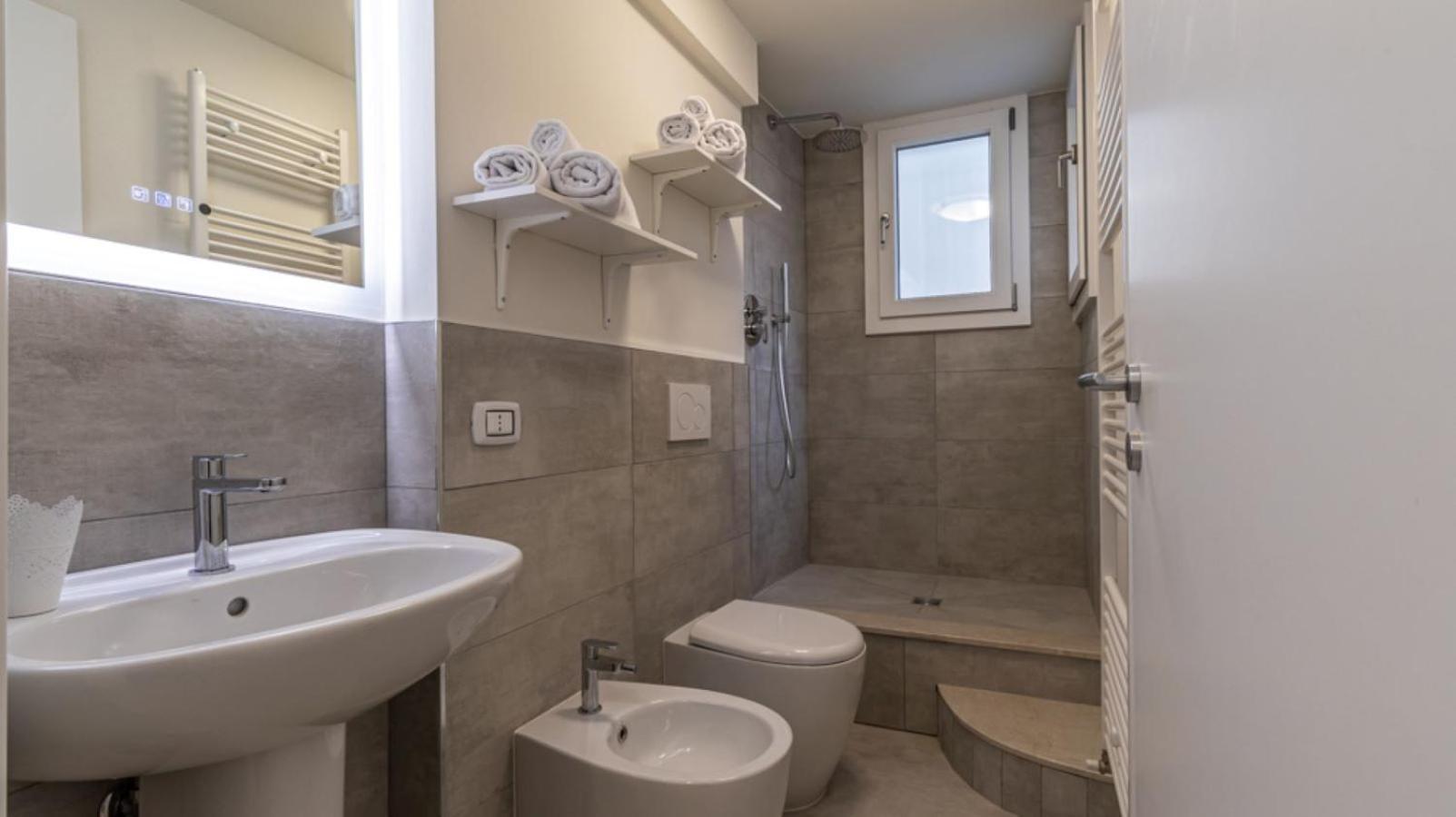 Suite Modena Al Centro - Affitti Brevi Italia Екстериор снимка